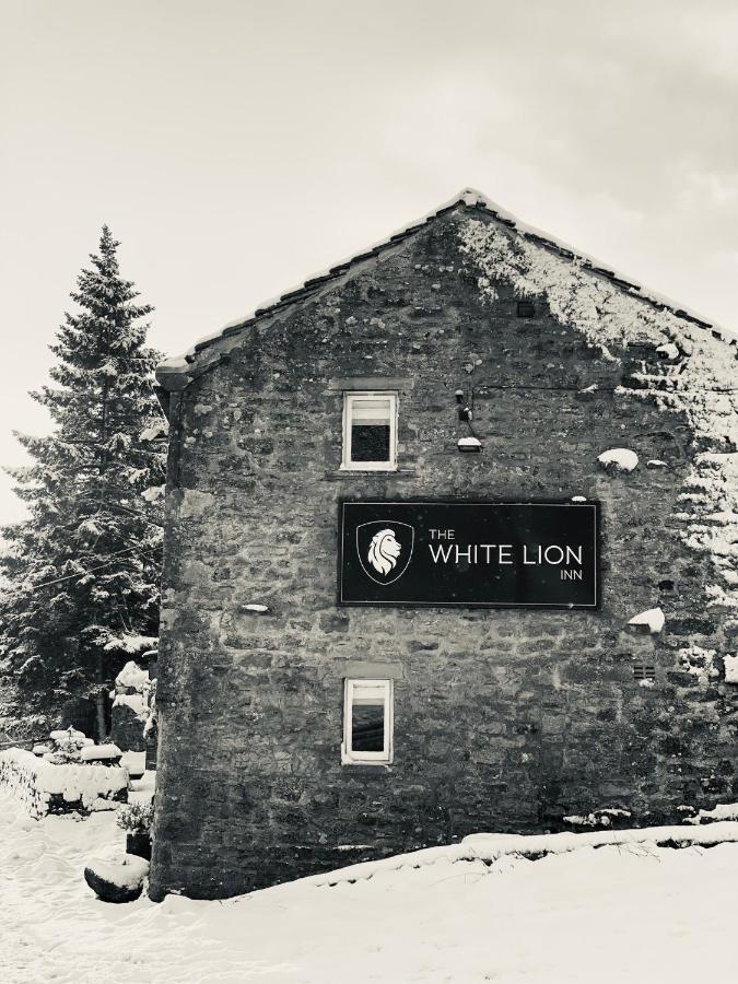 Buckden  The White Lion Inn מראה חיצוני תמונה