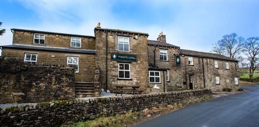 Buckden  The White Lion Inn מראה חיצוני תמונה