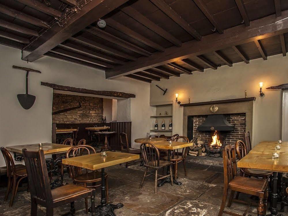 Buckden  The White Lion Inn מראה חיצוני תמונה
