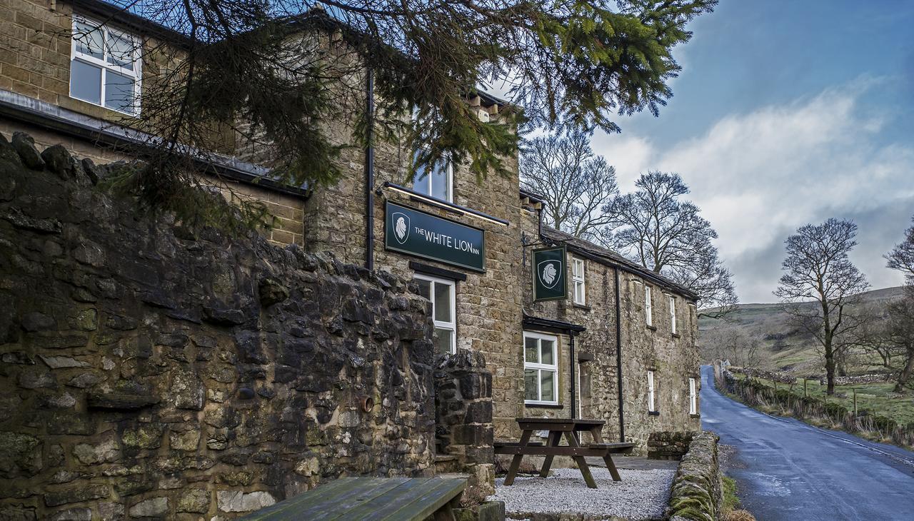 Buckden  The White Lion Inn מראה חיצוני תמונה